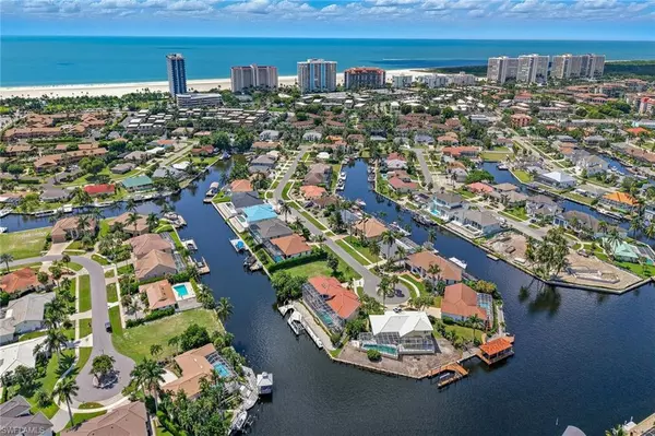 Marco Island, FL 34145,859 Wintergreen CT