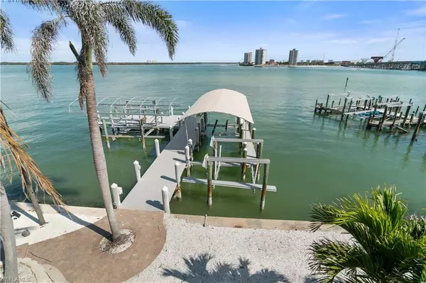 Fort Myers Beach, FL 33931,160 Little Carlos LN