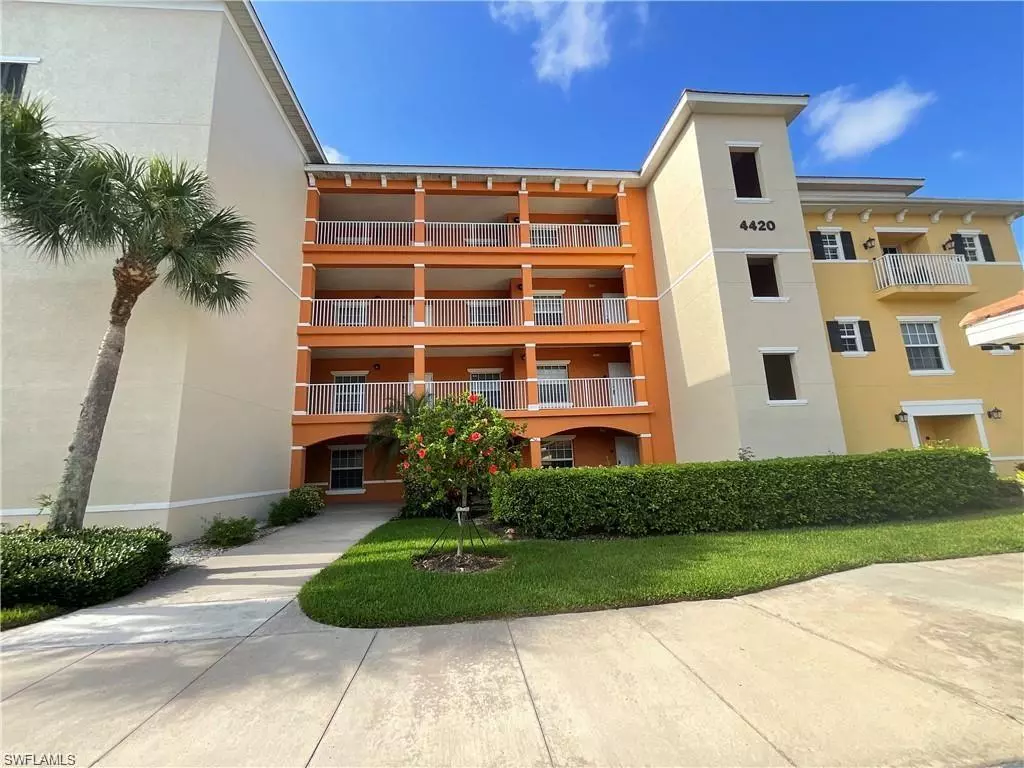 Naples, FL 34112,4420 Botanical Place CIR #104