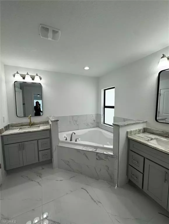 North Port, FL 34287,4297 Boeing LN