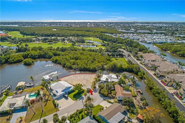 Naples, FL 34112,3164 Lakeview DR