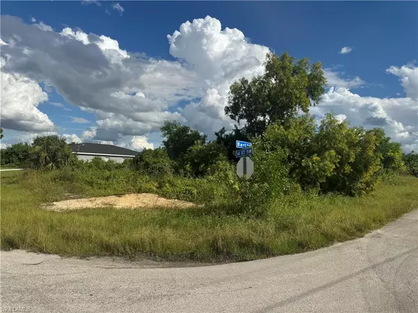 3913 14th ST SW, Lehigh Acres, FL 33976