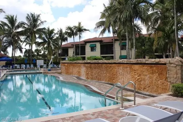 Naples, FL 34102,985 Sandpiper ST #I204