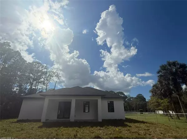 Naples, FL 34120,182 10th ST NE