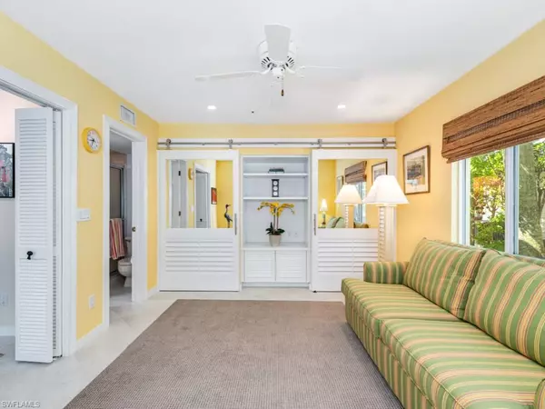 Naples, FL 34102,640 2nd ST S #2