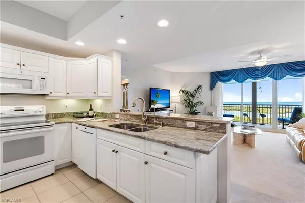 Naples, FL 34110,1001 Arbor Lake DR #1203