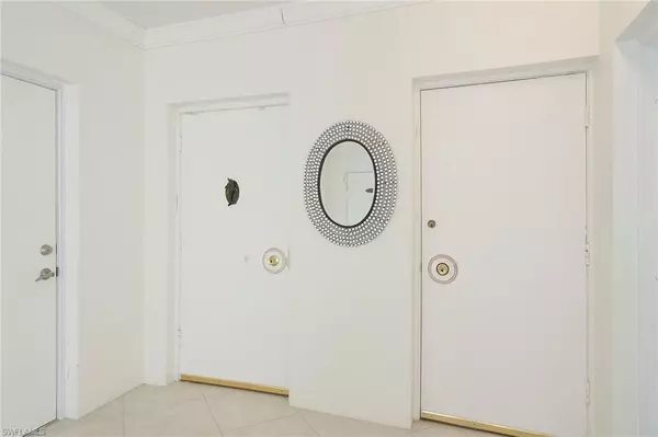 Naples, FL 34102,2011 Gulf Shore BLVD N #56