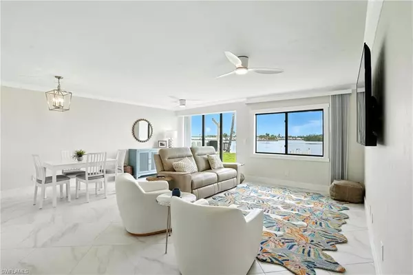 Fort Myers Beach, FL 33931,896 Buttonwood DR #110