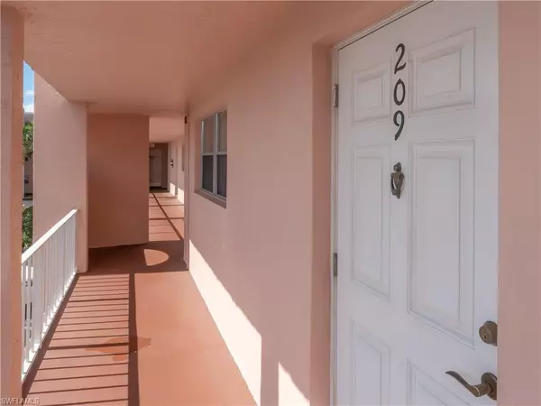 Naples, FL 34105,180 Turtle Lake CT #209