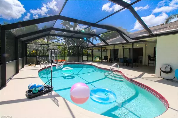 213 Bay Meadows DR, Naples, FL 34113