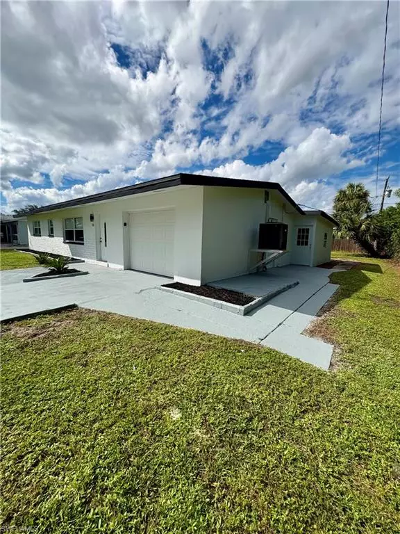 Port Charlotte, FL 33952,188 Walnut AVE NW