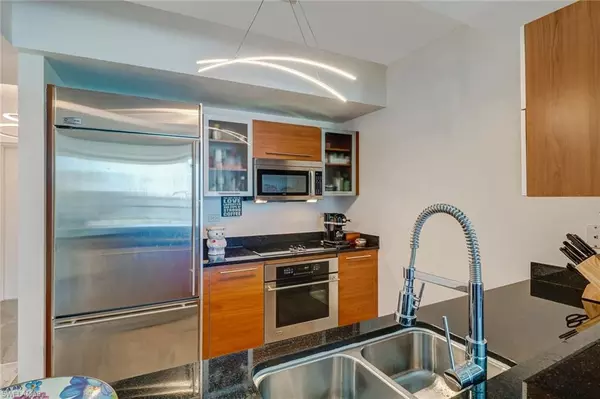 Fort Myers, FL 33916,3000 Oasis Grand BLVD #606