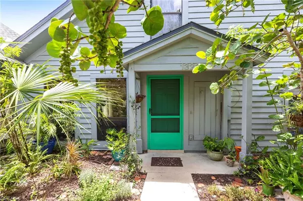 Naples, FL 34103,1323 Solana RD #K2