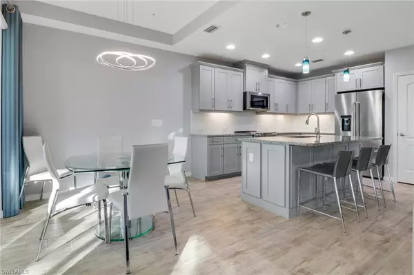 Naples, FL 34112,6973 Avalon CIR #1403