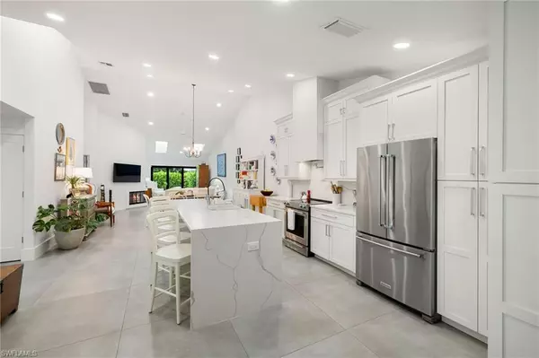 Naples, FL 34103,4006 Crayton RD #A-2