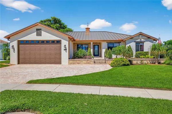 1030 HARTLEY ST, Marco Island, FL 34145