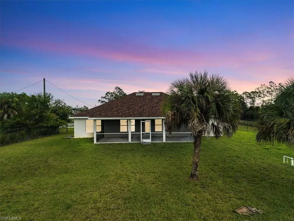 Lehigh Acres, FL 33972,533 Willowbrook DR