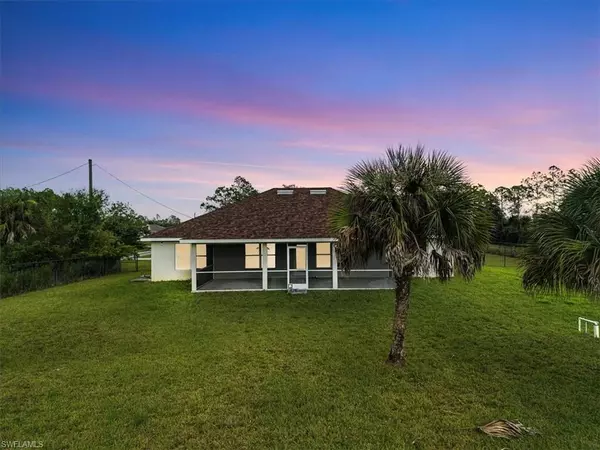 533 Willowbrook DR, Lehigh Acres, FL 33972