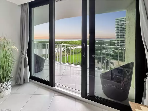 Marco Island, FL 34145,320 Seaview CT #608