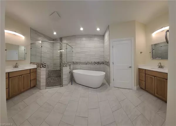 Fort Myers, FL 33908,18941 Bay Woods Lake DR #102