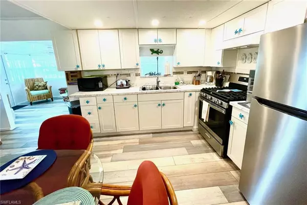 Fort Myers, FL 33908,220 Derwent BLVD