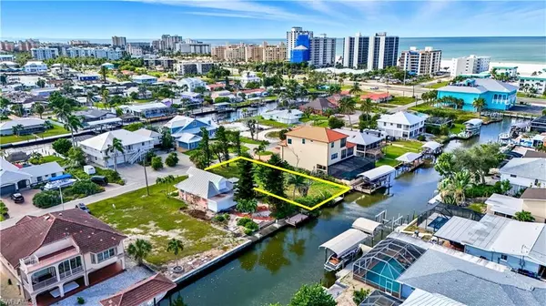 Fort Myers Beach, FL 33931,171 Egret ST