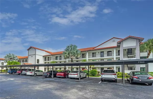 Naples, FL 34104,7300 Coventry CT #606