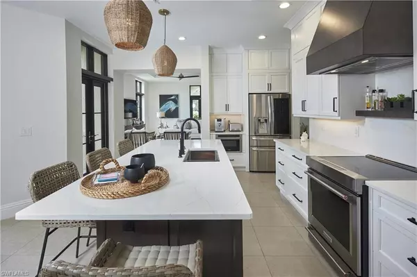 Naples, FL 34102,692 10th AVE S #A2