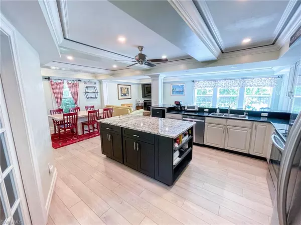 6130 Painted Leaf LN, Naples, FL 34116