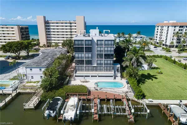 Naples, FL 34108,10562 Gulf Shore DR #202