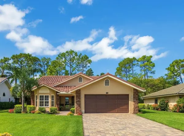 421 Countryside DR, Naples, FL 34104