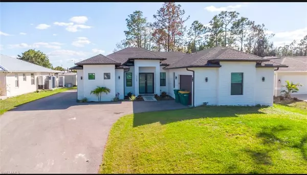 2740 35th AVE NE, Naples, FL 34120