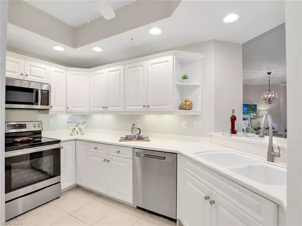 Naples, FL 34110,1001 Arbor Lake DR #102