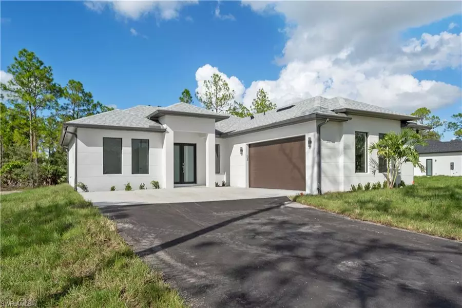 2741 39th AVE NE, Naples, FL 34120