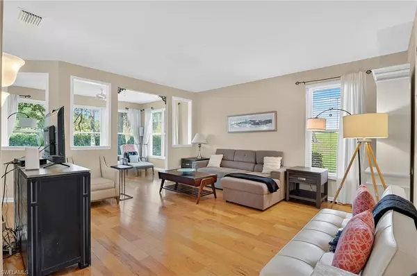 Naples, FL 34110,1345 Charleston Square DR #102