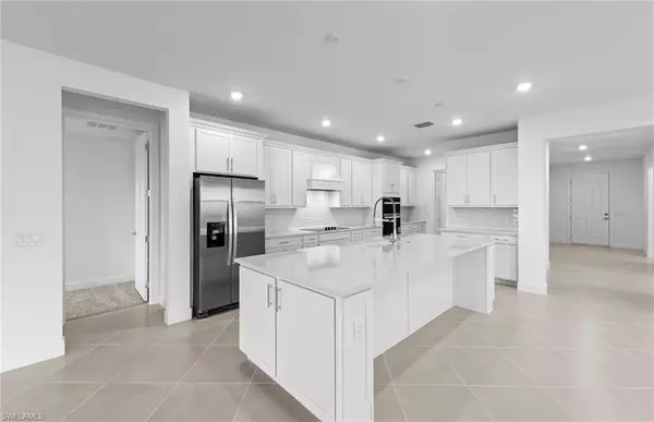 Alva, FL 33920,17043 Bishop BLVD