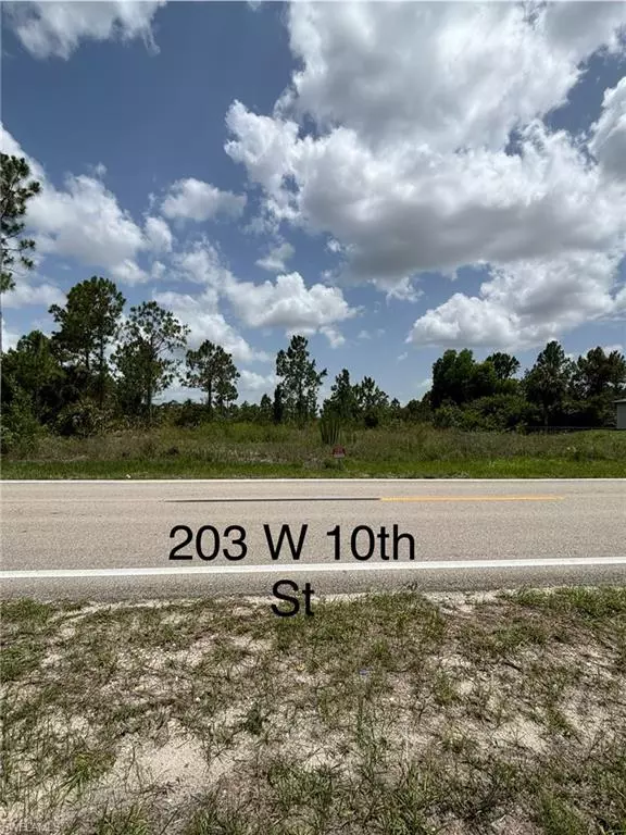 Lehigh Acres, FL 33972,203 W 10th ST