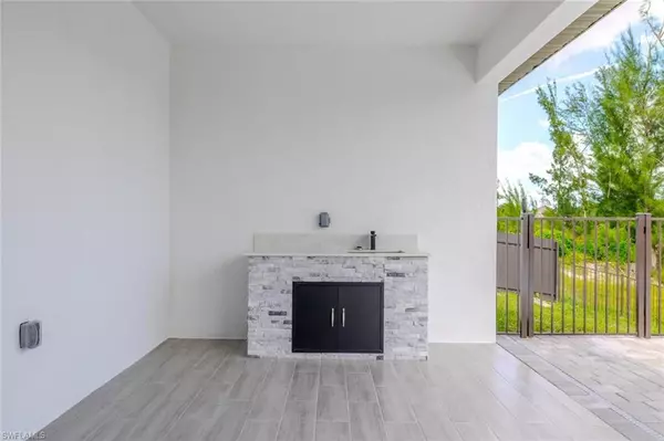 1119 NW 20th PL, Cape Coral, FL 33993