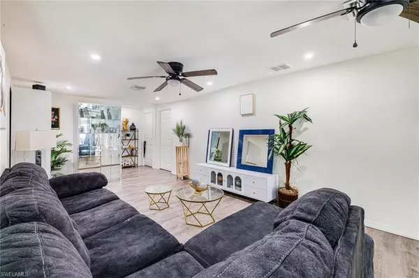 2012 Wright ST, Fort Myers, FL 33916