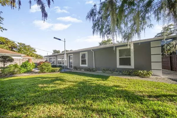 Naples, FL 34120,2130 Golden Gate BLVD W