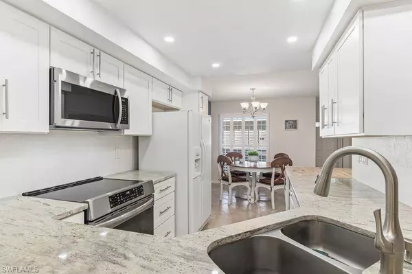 Naples, FL 34108,876 Gulf Pavilion DR #101