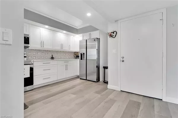 Naples, FL 34105,1086 Forest Lakes DR #9109