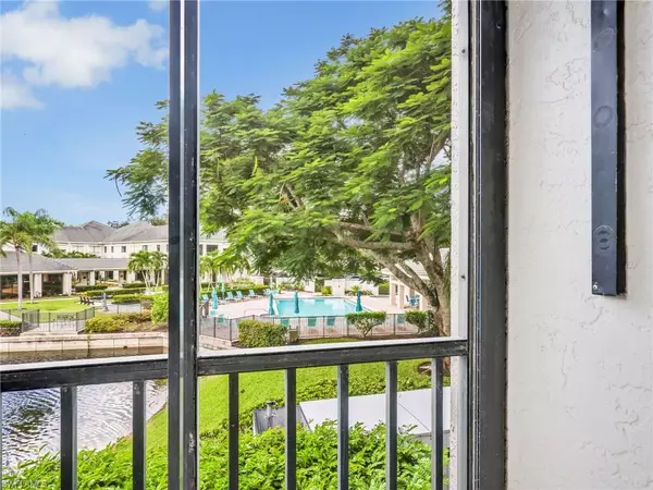 Naples, FL 34110,900 Arbor Lake DR #9-206