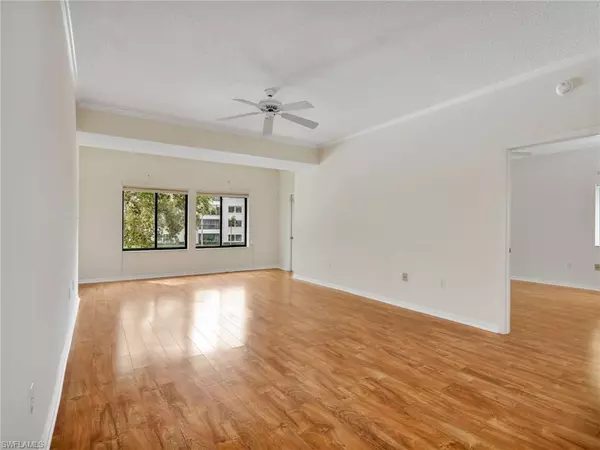 Naples, FL 34110,900 Arbor Lake DR #9-206