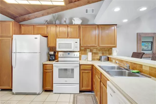 Naples, FL 34112,2972 Kings Lake BLVD #2972