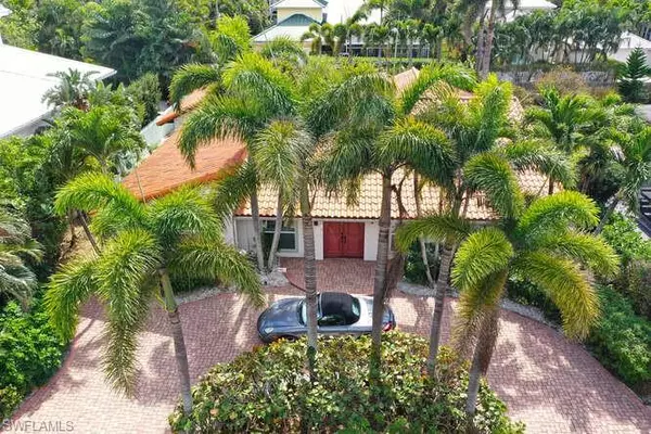 Naples, FL 34102,778 Broad CT S