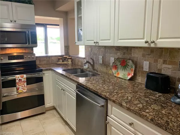 Fort Myers, FL 33907,7410 Lake Breeze DR #107