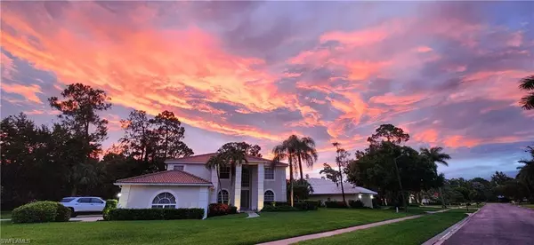 2066 Imperial CIR, Naples, FL 34110