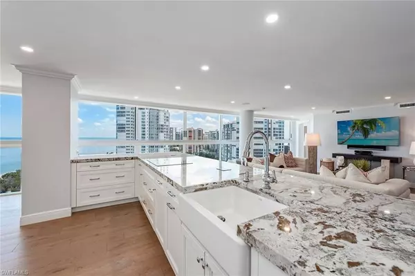 Naples, FL 34103,4041 Gulf Shore BLVD N #1407