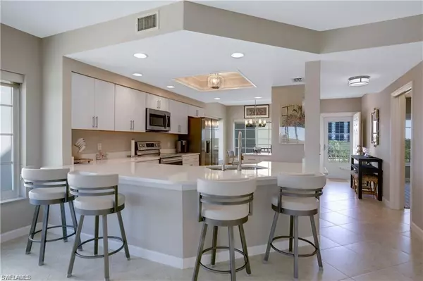 Naples, FL 34110,13105 Vanderbilt DR #405